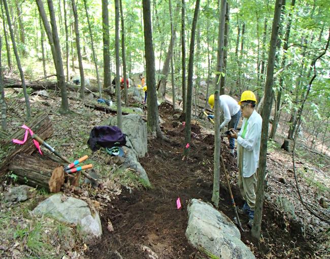 Sidehilling workshop in Sterling Forest State Park. Credit: New York-New Jersey Trail Conference.